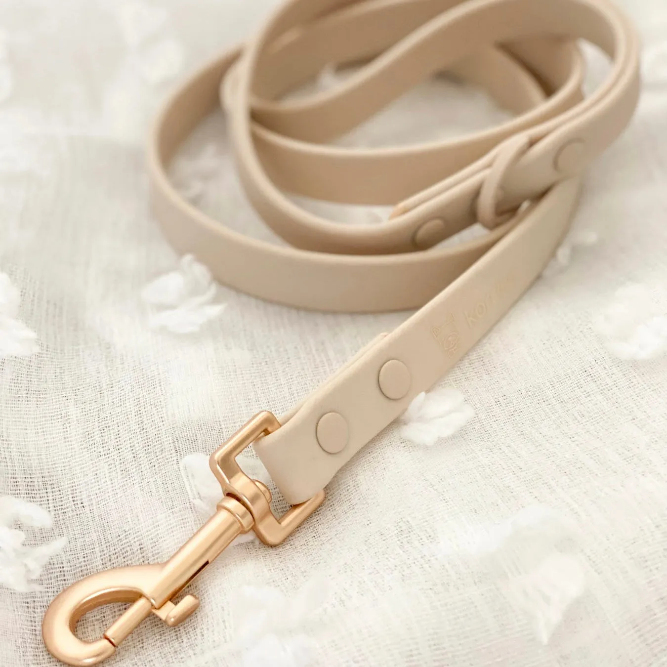 waterproof leash - nude