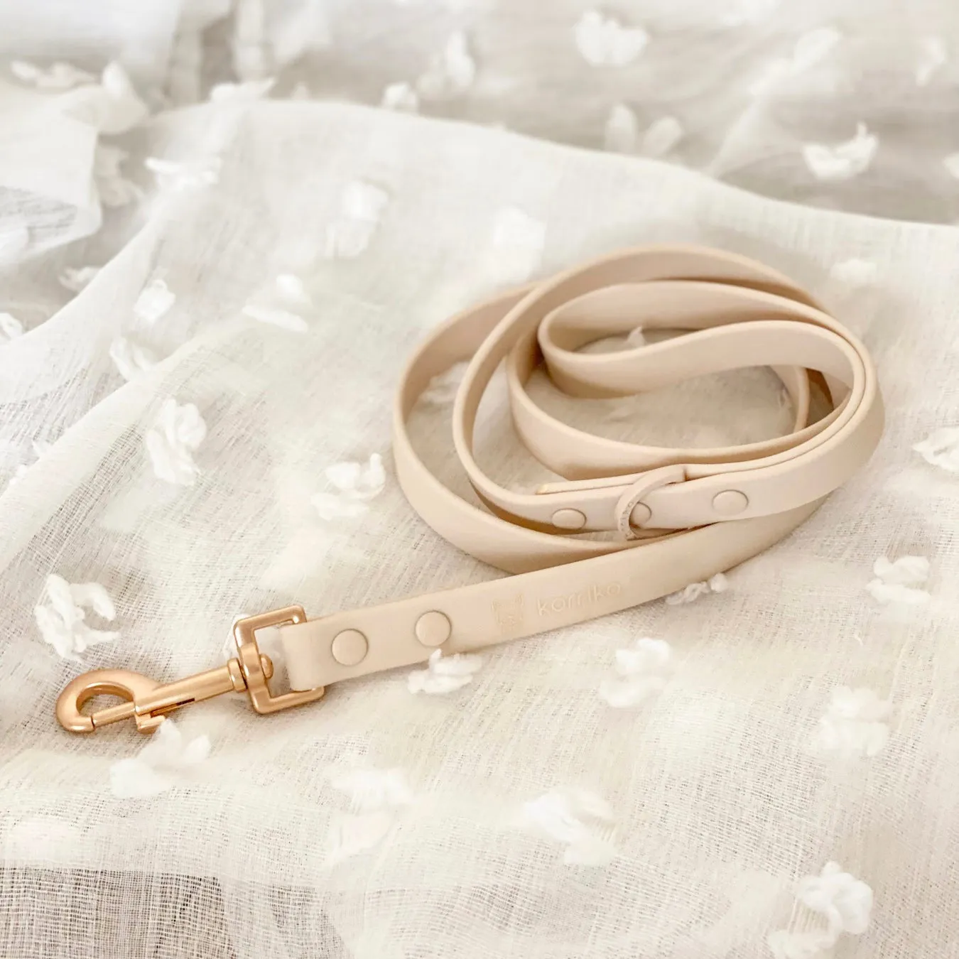 waterproof leash - nude